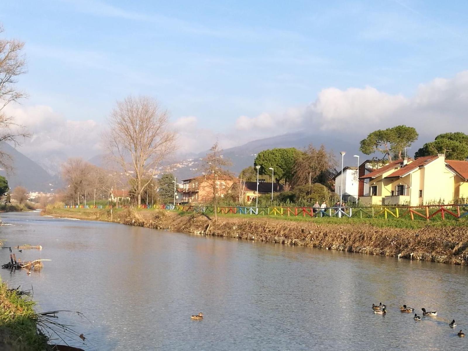Apartament Casa Luce Marina di Massa Zewnętrze zdjęcie