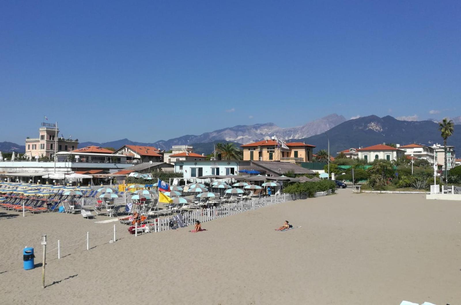 Apartament Casa Luce Marina di Massa Zewnętrze zdjęcie